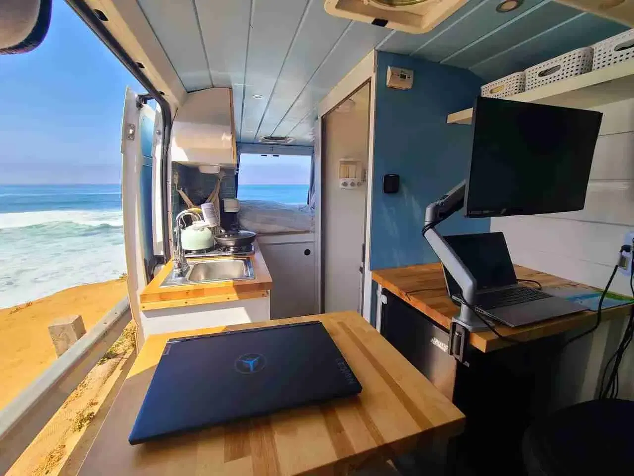 Van image 3