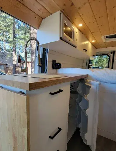 /layout-detail/porto-campervan