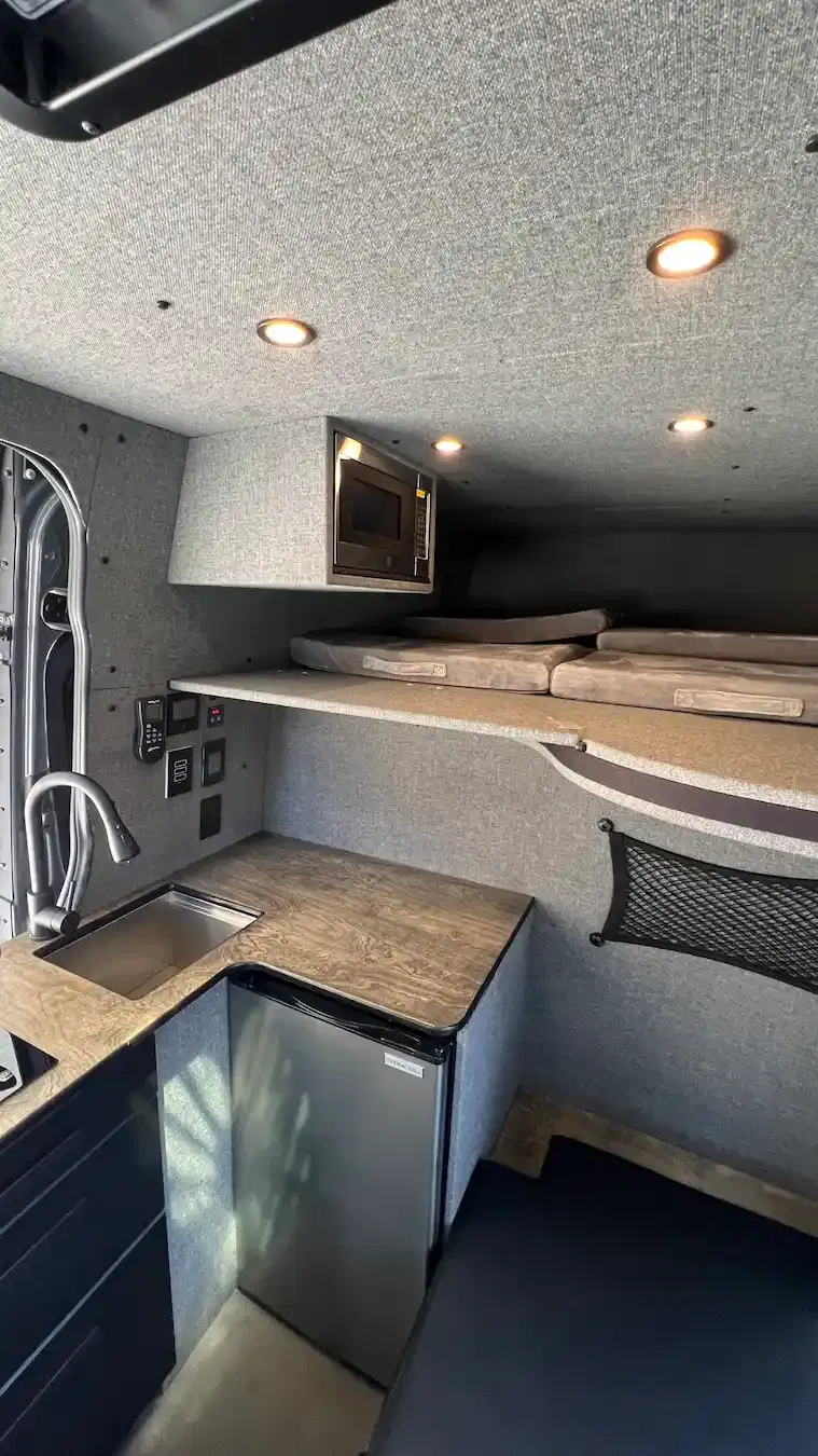 /layout-detail/moto-van