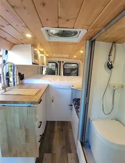 /layout-detail/porto-campervan