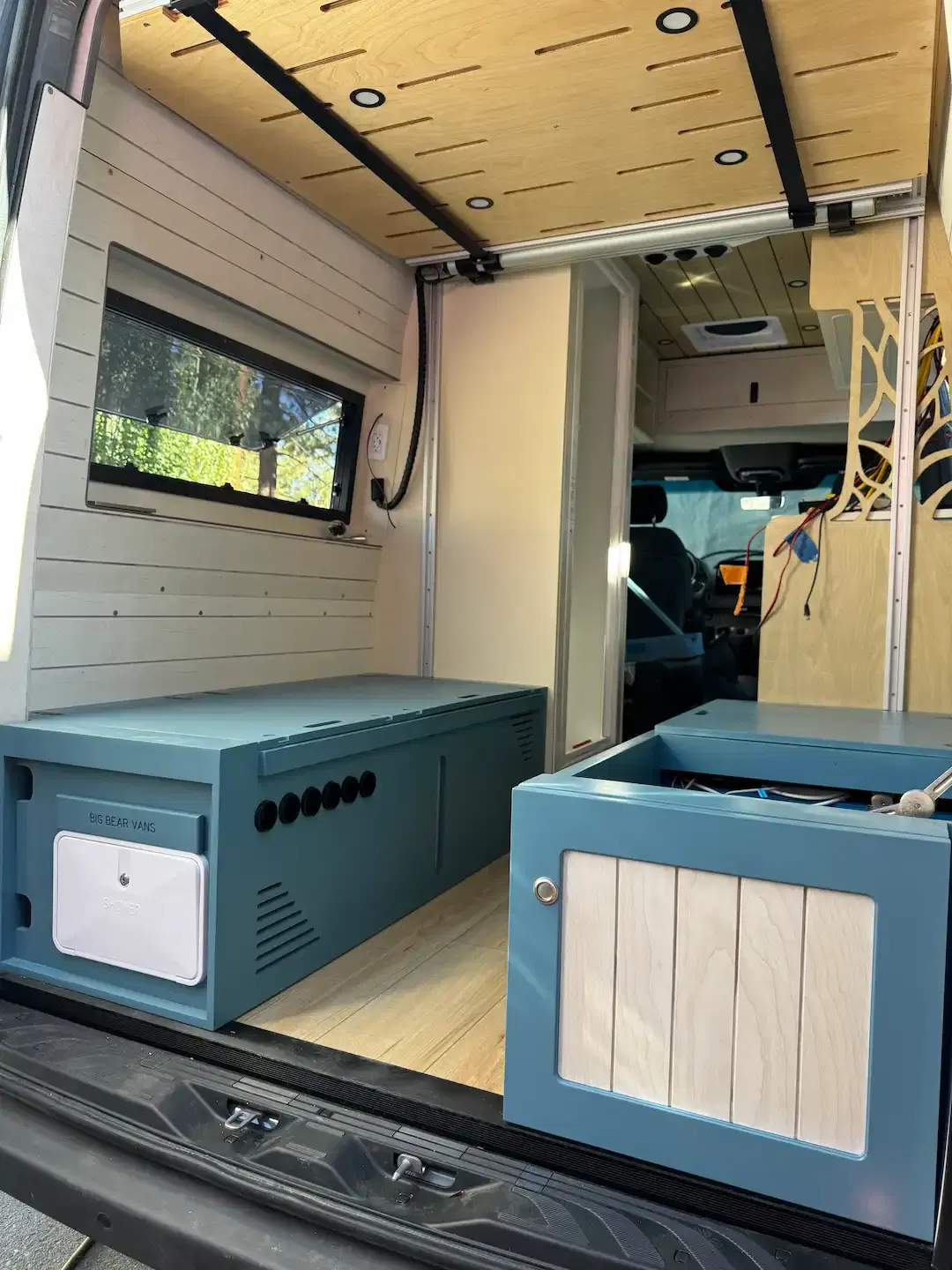 Mercedes Sprinter 144 AWD Custom Camper Van | Blue-Grey - image 14