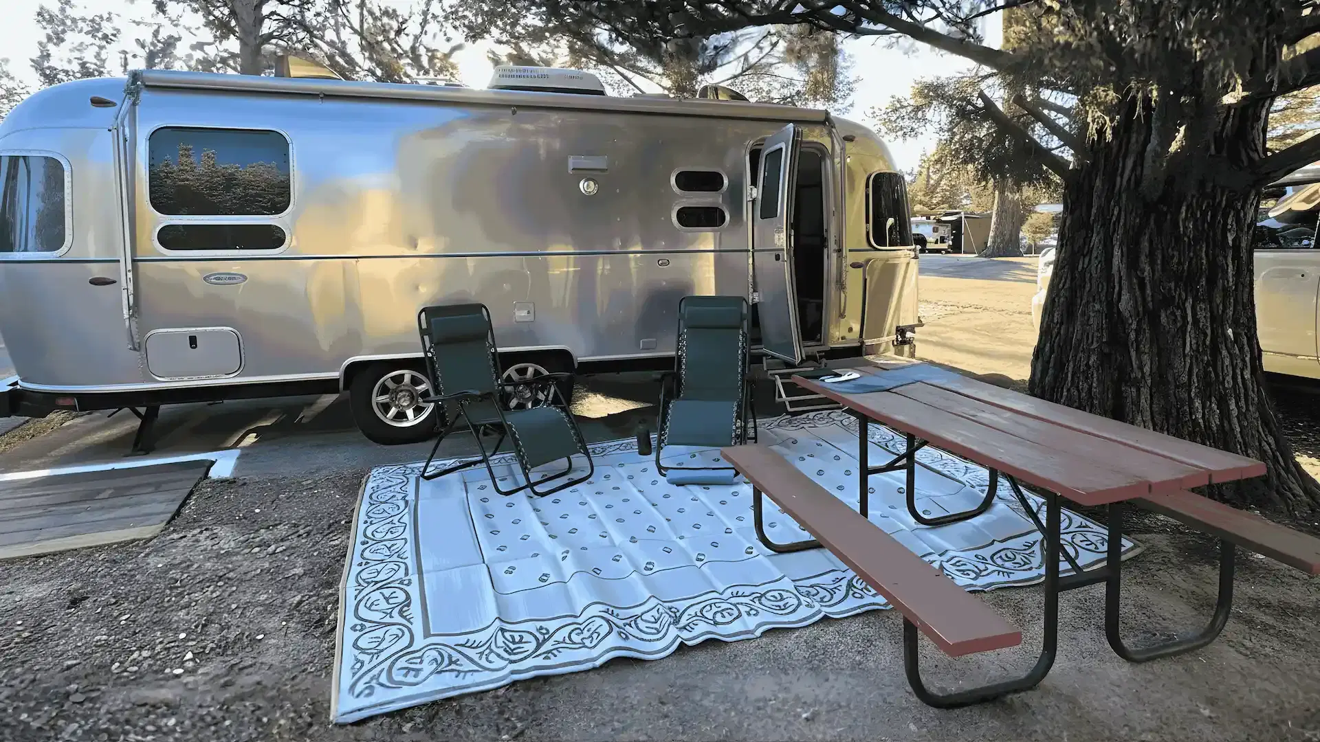 Holloway's Marina & RV Park view 1