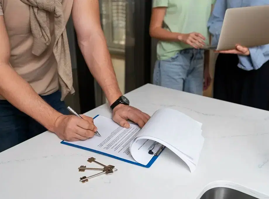 Step 3: Read Reviews & Verify the Rental Company