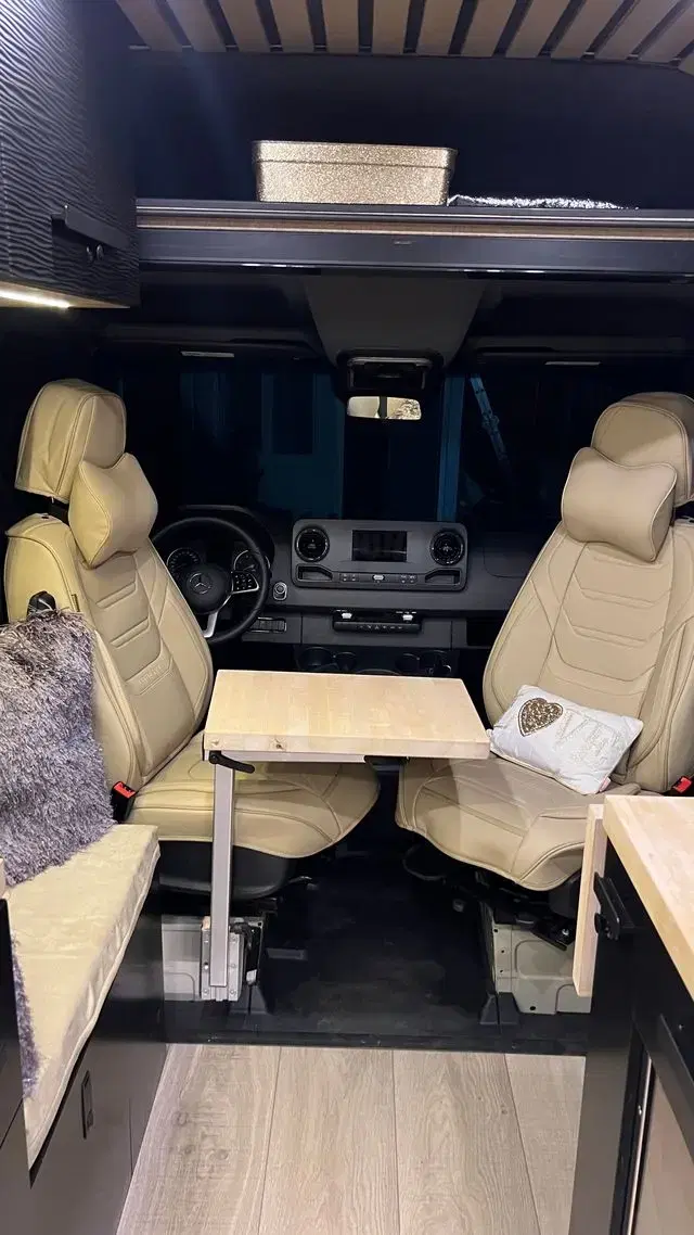 Calabasas Campervan - image 5