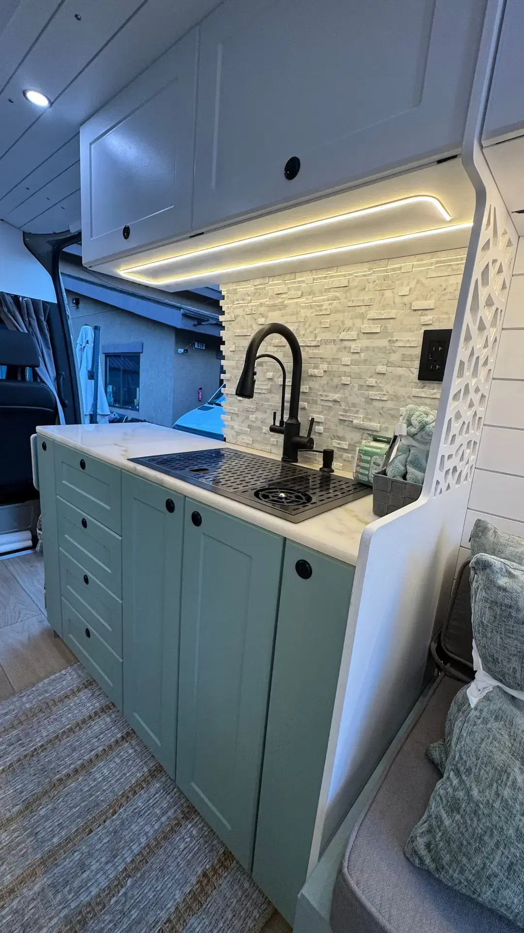 Monterey Bay Campervan - image 2