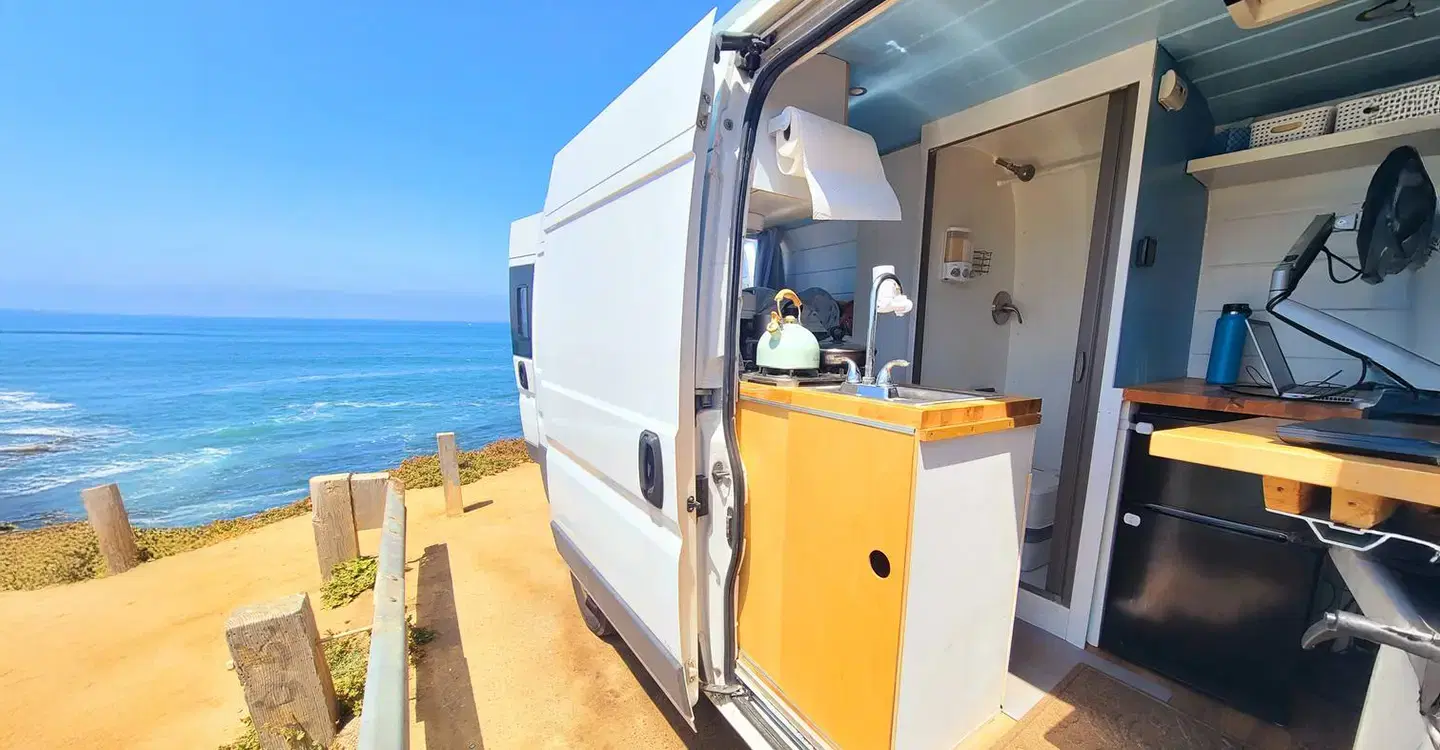 San Diego Campervan - image 5