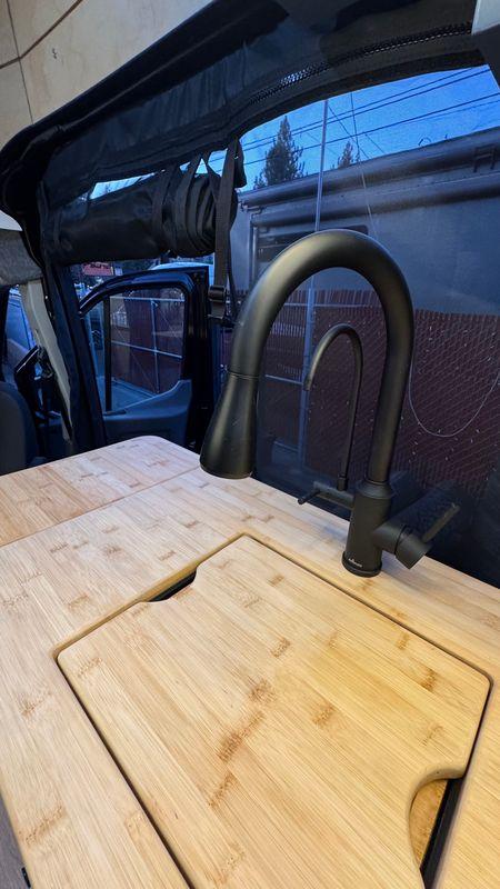 Santa Monica Ford Transit 148" High Roof - image 9