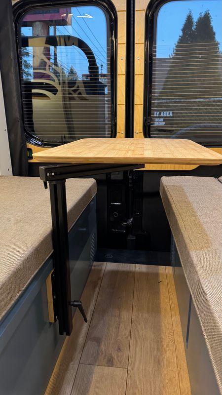 Santa Monica Ford Transit 148" High Roof - image 10