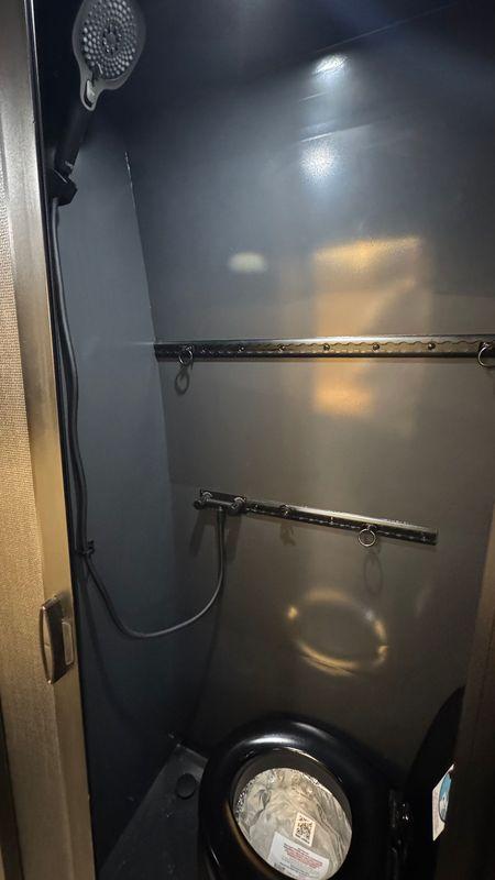 Santa Monica Ford Transit 148" High Roof - image 14