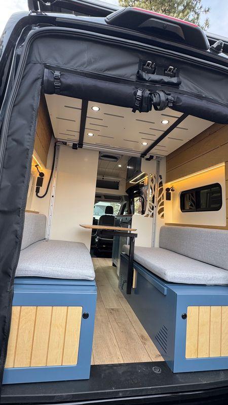 Santa Monica Ford Transit 148" High Roof - image 7